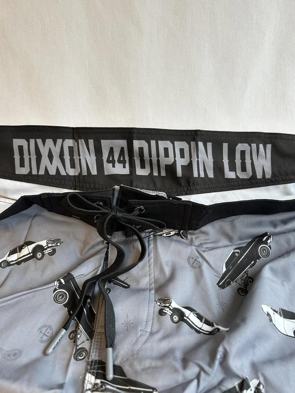 Dixxon Board Shorts Mens 44 Unlined Gray Car Dippin Low Print New